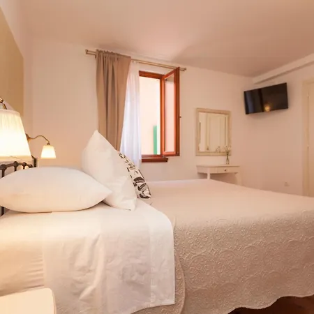 Guest house Casa Vittoria 4*