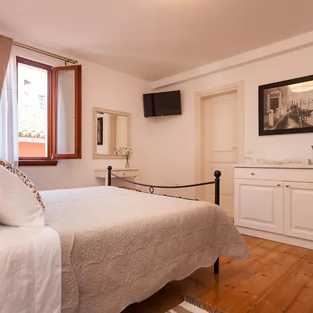 Casa Vittoria Guest house 4*
